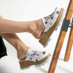 Zoccoli da lavoro da donna in pelle naturale / Zoccoli da lavoro da donna in pelle naturale /