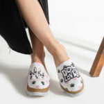 Zoccoli da lavoro da donna in pelle naturale / Zoccoli da lavoro da donna in pelle naturale /