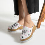 Zoccoli da lavoro da donna in pelle naturale / Zoccoli da lavoro da donna in pelle naturale /