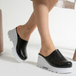 Sabot da donna nero in pelle con punta chiusa / Sabot da donna nero in pelle con punta chiusa /