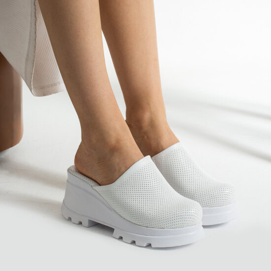 Alternative view of Sabot da donna bianco in pelle con punta chiusa