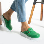 Sabot da lavoro in pelle da donna / Sabot da lavoro in pelle da donna /