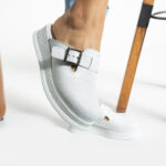 Sabot da lavoro in pelle da donna / Sabot da lavoro in pelle da donna /