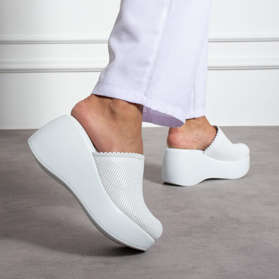 Alternative view of Ciabatte chiuse da donna in pelle con sottopiede soft