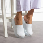 Ciabatte chiuse da donna in pelle con sottopiede soft / Ciabatte chiuse da donna in pelle con sottopiede soft /