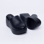 Ciabatte chiuse da donna in pelle con sottopiede soft /