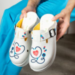 Ciabatte sanitarie anatomiche da donna con zeppa /