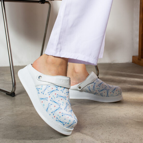 Alternative view of Zoccoli sanitari da donna con cinturino per tallone