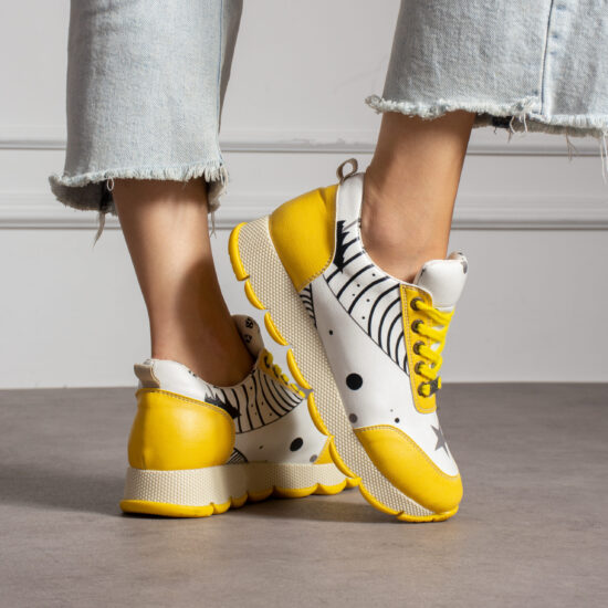 Scarpe sportive donna con stampa colorata realizzata in ecopelle