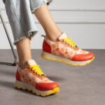 Scarpe sportive donna con stampa colorata realizzata in ecopelle /