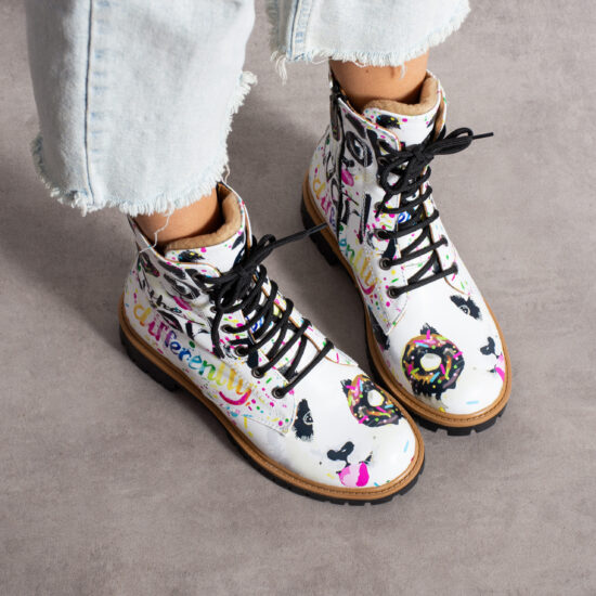 Alternative view of Anfibi moderni da donna in pelle naturale con stampa colorata