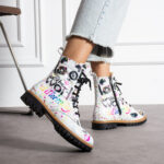 Anfibi moderni da donna in pelle naturale con stampa colorata / Anfibi moderni da donna in pelle naturale con stampa colorata /