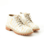 Stivaletti moderni da donna in pelle naturale con design colorato /