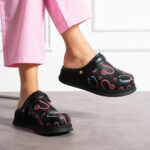 Sabot medico in pelle nera con cinturino dietro / Sabot medico in pelle nera con cinturino dietro /