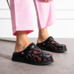 Sabot medico in pelle nera con cinturino dietro / Sabot medico in pelle nera con cinturino dietro /