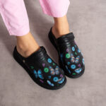 Sabot da lavoro in pelle nera con cinturino dietro /