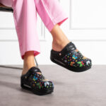 Sabot da lavoro in pelle con cinturino dietro /