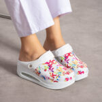 Sabot da lavoro in pelle bianca con cinturino dietro /