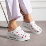 Sabot da lavoro in pelle bianca con cinturino dietro / Sabot da lavoro in pelle bianca con cinturino dietro /