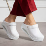 Sabot medico in pelle con zeppa e cinturino dietro / Sabot medico in pelle con zeppa e cinturino dietro /