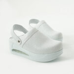 Sabot medico in pelle con zeppa e cinturino dietro / Sabot medico in pelle con zeppa e cinturino dietro /