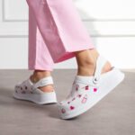 Sabot da lavoro in pelle bianca con cinturino dietro / Sabot da lavoro in pelle bianca con cinturino dietro /