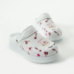 Sabot da lavoro in pelle bianca con cinturino dietro / Sabot da lavoro in pelle bianca con cinturino dietro /