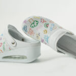 Sabot da lavoro in pelle bianca con cinturino dietro / Sabot da lavoro in pelle bianca con cinturino dietro /