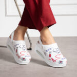 Sabot medico in pelle con zeppa e cinturino dietro / Sabot medico in pelle con zeppa e cinturino dietro /