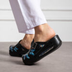 Sabot da lavoro in pelle nera con zeppa /