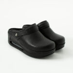 Sabot medico in pelle con zeppa e cinturino dietro / Sabot medico in pelle con zeppa e cinturino dietro /