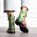 Anfibi colorati da donna in pelle naturale con design geometrico, cerniera e lacci / Anfibi colorati da donna in pelle naturale con design geometrico, cerniera e lacci /