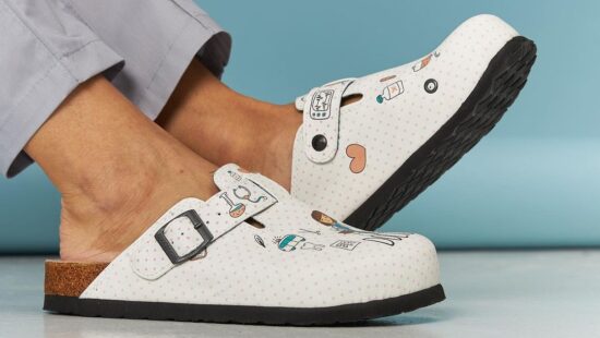 Perché i medici portano le ciabatte?