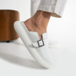 Sabot uomo bianco in pelle con fibbia /