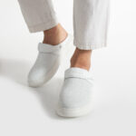 Sabot uomo bianco in pelle con cinturino dietro /