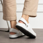 Sabot da donna bassi colorati in pelle / Sabot da donna bassi colorati in pelle /