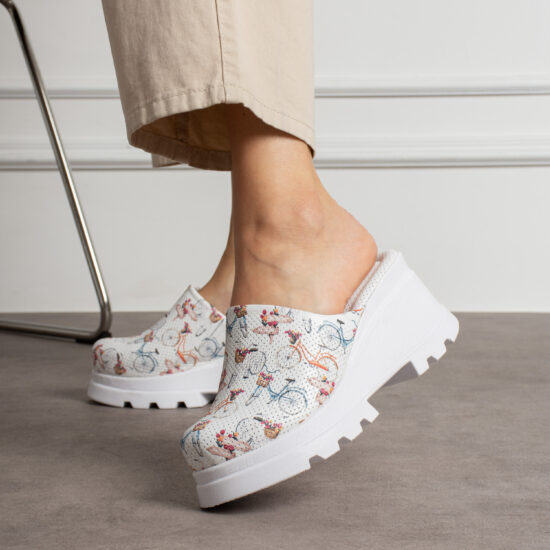 Alternative view of Sabot punta chiusa in pelle  con plateau per donna