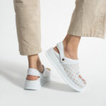 Sabot da lavoro in pelle bianca con cinturino dietro / Sabot da lavoro in pelle bianca con cinturino dietro /