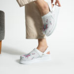 Sabot medico in pelle bianca con cinturino dietro / Sabot medico in pelle bianca con cinturino dietro /