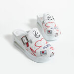 Ciabatte chiuse da donna in pelle con sottopiede soft e cinturino regolabile /