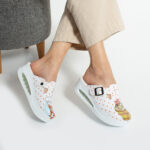 Zoccoli da lavoro anatomiche da donna con zeppa per cucina / Zoccoli da lavoro anatomiche da donna con zeppa per cucina /