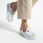 Zoccoli anatomici da lavoro con zeppa e stampa colorata / Zoccoli anatomici da lavoro con zeppa e stampa colorata /