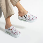 Zoccoli anatomici da lavoro con zeppa e stampa colorata / Zoccoli anatomici da lavoro con zeppa e stampa colorata /