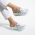 Zoccoli professionali da donna con zeppa per dentiste /