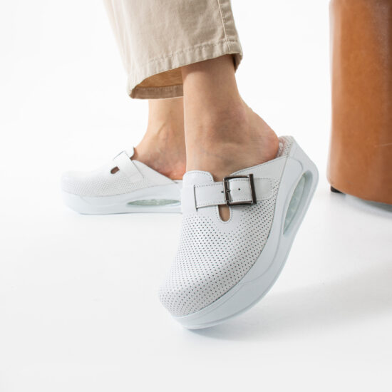 Ciabatte chiuse da donna in pelle con piattaforma