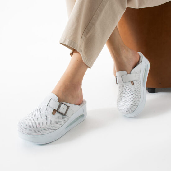 Alternative view of Ciabatte chiuse da donna in pelle con piattaforma