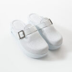 Ciabatte chiuse da donna in pelle con piattaforma / Ciabatte chiuse da donna in pelle con piattaforma /