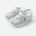 Sabot medico in pelle con zeppa e cinturino dietro per dentista / Sabot medico in pelle con zeppa e cinturino dietro per dentista /