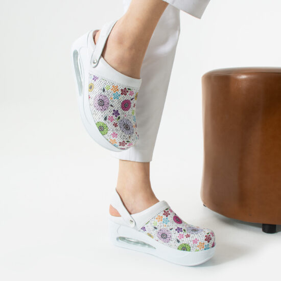 Sabot da lavoro in pelle con zeppa e cinturino dietro Zoccoli da lavoro donna Colorate Sabot da lavoro in pelle con zeppa e cinturino dietro