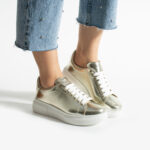 Sneakers da donna oro leggere in pelle naturale / Sneakers da donna oro leggere in pelle naturale /